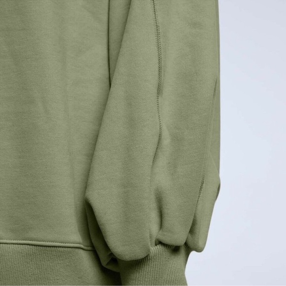 Lit active cowl neck sweatshirt size large  with flaw - Picture 5 of 13